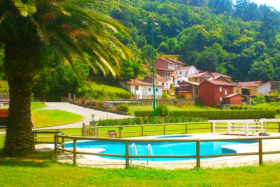 hotel con piscina oviedo Casa de Aldea Mariana