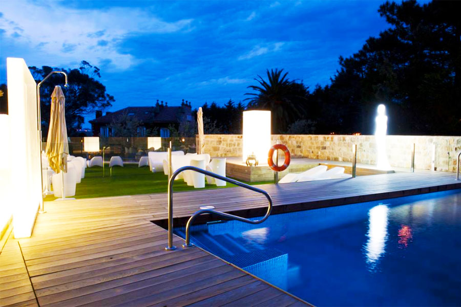 Hotel con piscina Santander Costa Esmeralda Suites