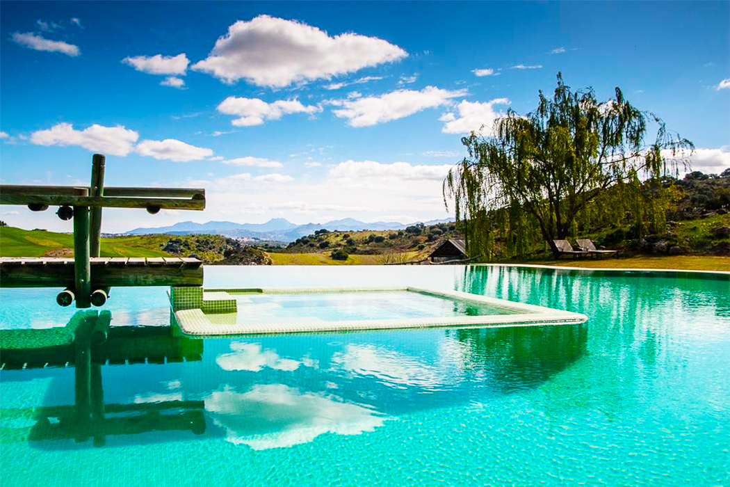 Ronda Mountain Resort piscina privada habitacion malaga