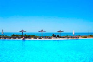 Piscina Hotel Garbi Costa Luz