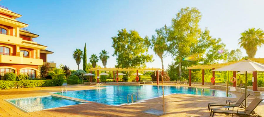 Piscina Hotel Ilunion Golf Badajoz