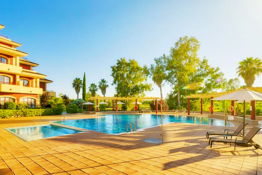 Hotel Confortel Golf Badajoz: Hotel en Badajoz con Piscina al Aire Libre