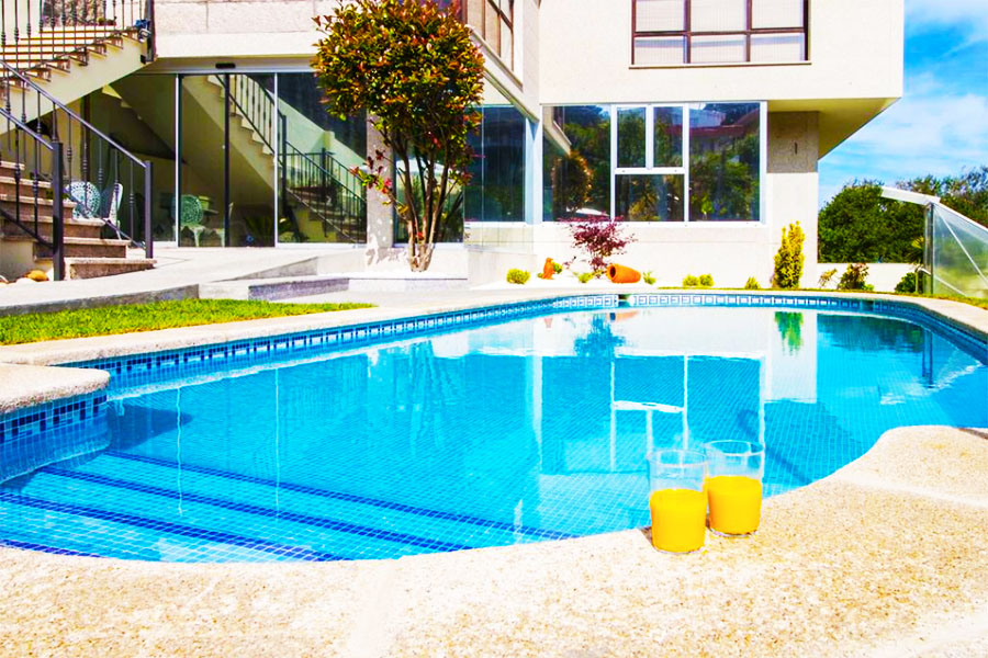Chalet con piscina Vigo Sayanes Surf House