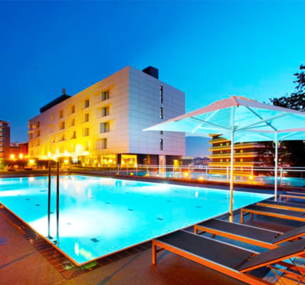 Hotel con piscina bilbao Occidental Bilbao