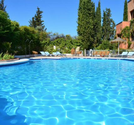 Hotel con piscina Granada hotel alixares