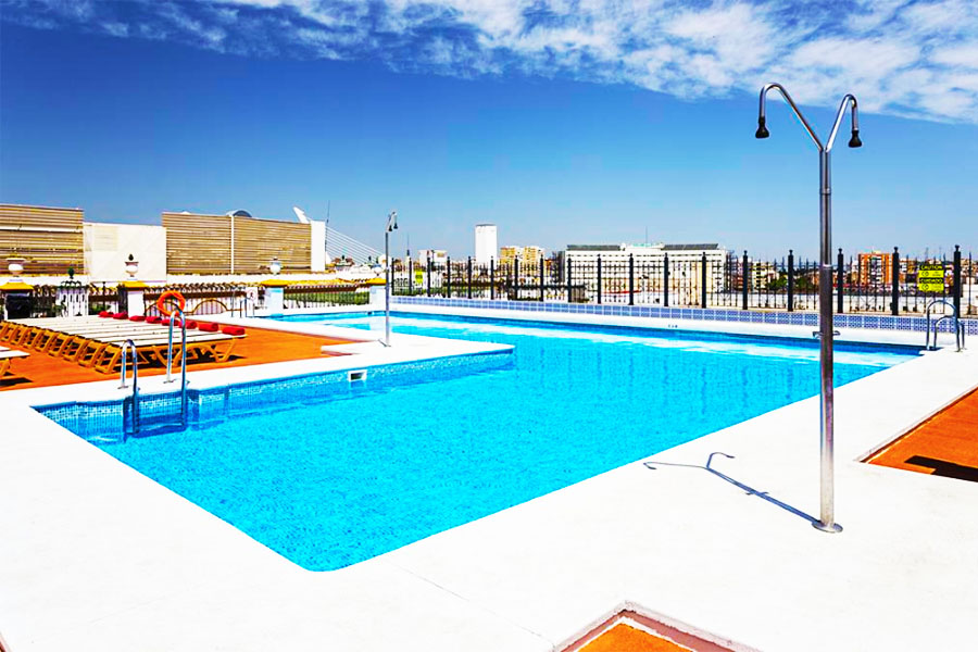 hotel con piscina sevilla Exe Sevilla Macarena