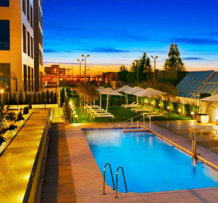 hotel con piscina sevilla Hilton Garden Inn Sevilla
