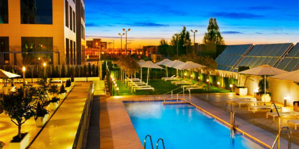 hotel con piscina sevilla Hilton Garden Inn Sevilla