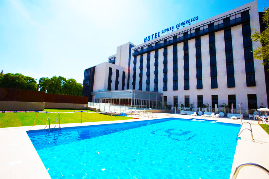 hotel con piscina sevilla M A Hotel Sevilla Congresos
