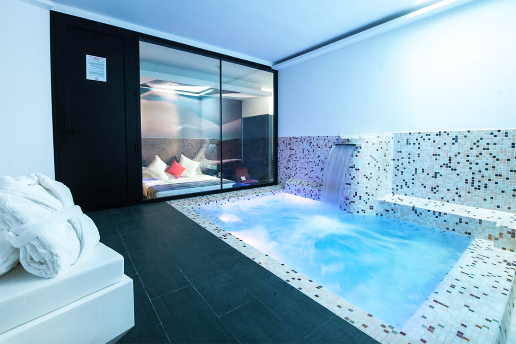 Hotel Loob piscina privada habitacion madrid