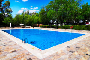 Piscina BUNGALOWS ALPHA Piscina BUNGALOWS ALPHA