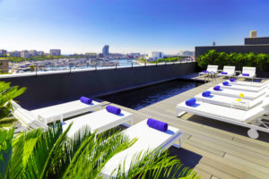 Piscina H10 Port Vell