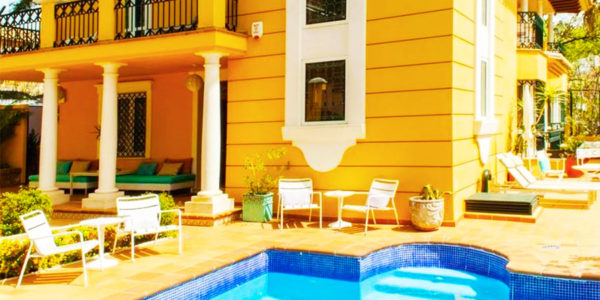Piscina Hotel Boutique Villa Lorena by Charming Stay