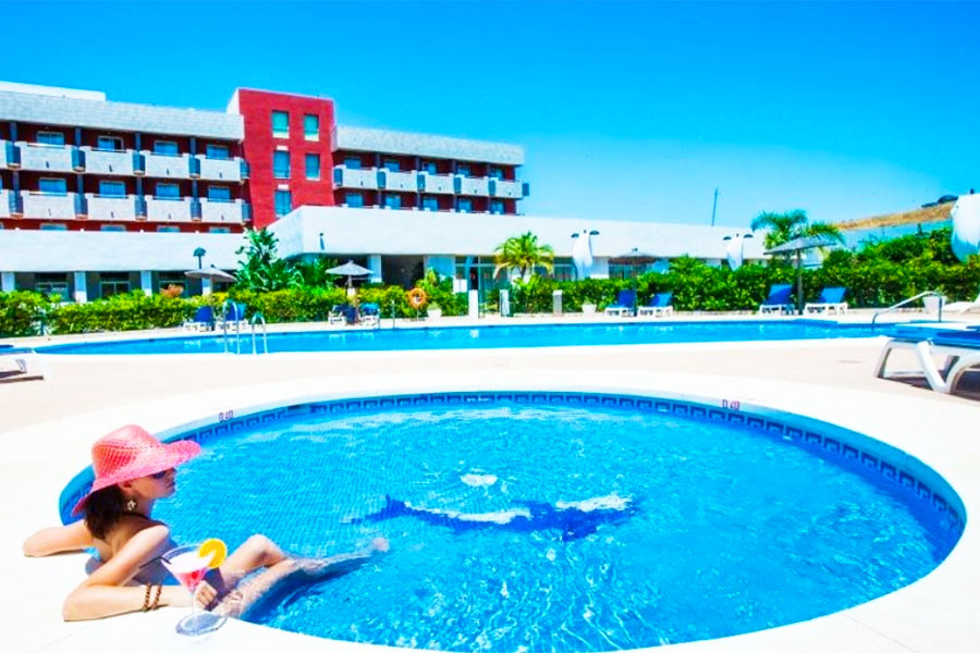 Hotel Montera Plaza: Hotel en Algeciras Piscina al Aire Libre