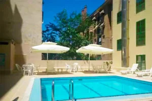 Piscina Hotel Pedro I De Aragon