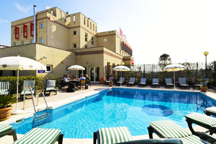 Hotel Ibis Jerez De La Frontera Cadiz: Hotel en Jerez Piscina al Aire Libre